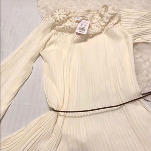 Small agaci lace bohemian dress